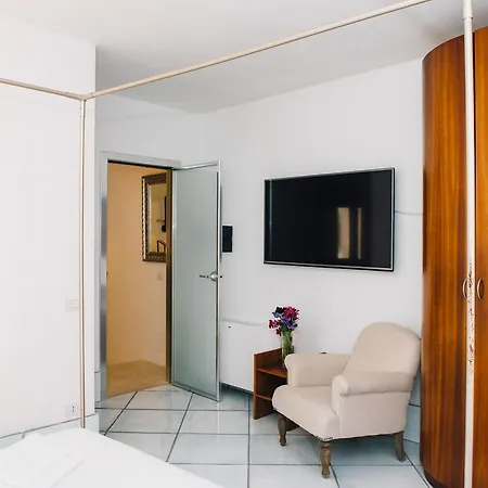 L' Ambasciata Guest house 3*