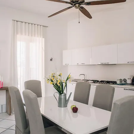 L' Ambasciata Гостевой дом Гаэта